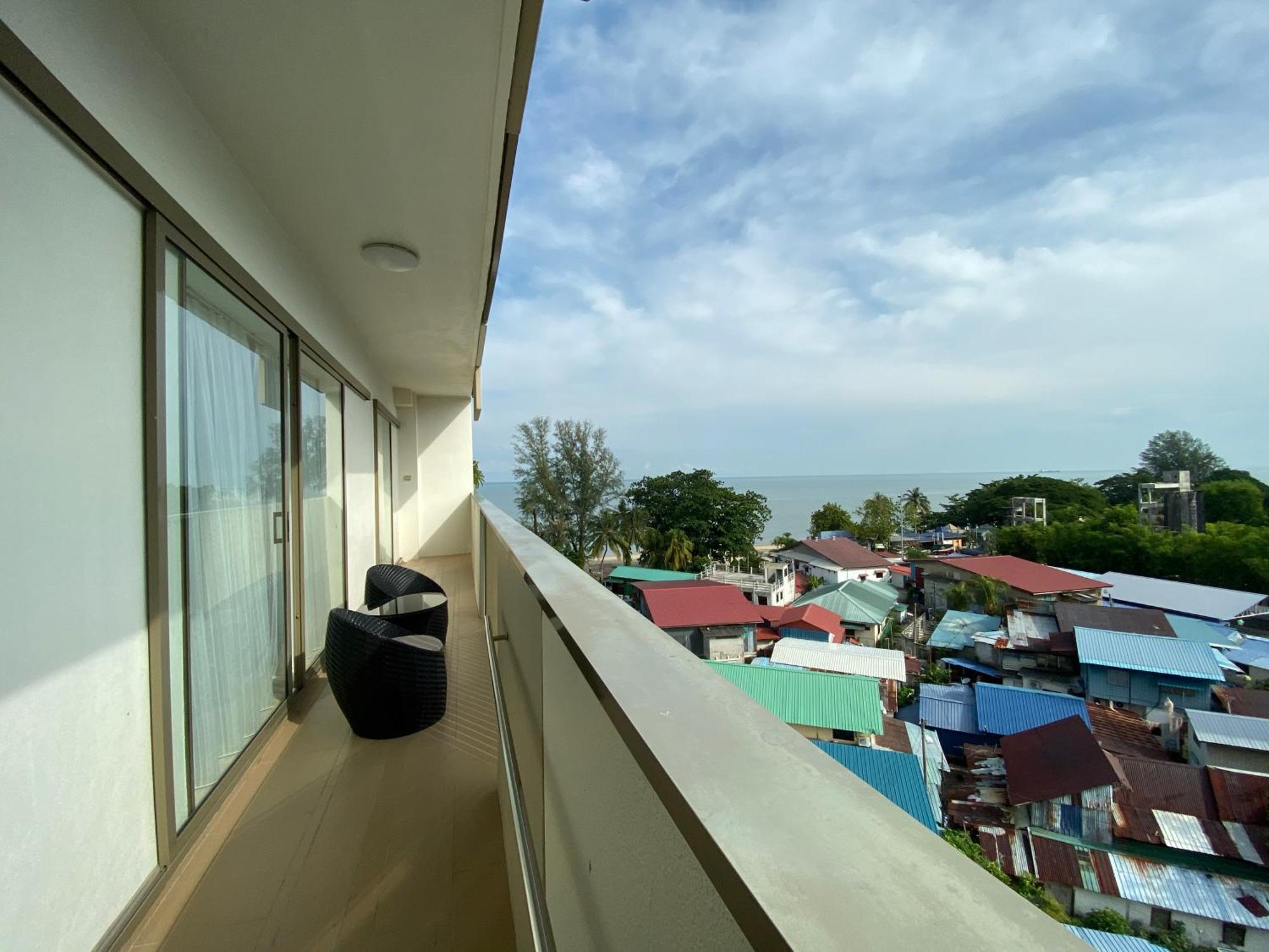By The Sea @ Cozy Beachfront Home Batu Ferringhi Exterior photo