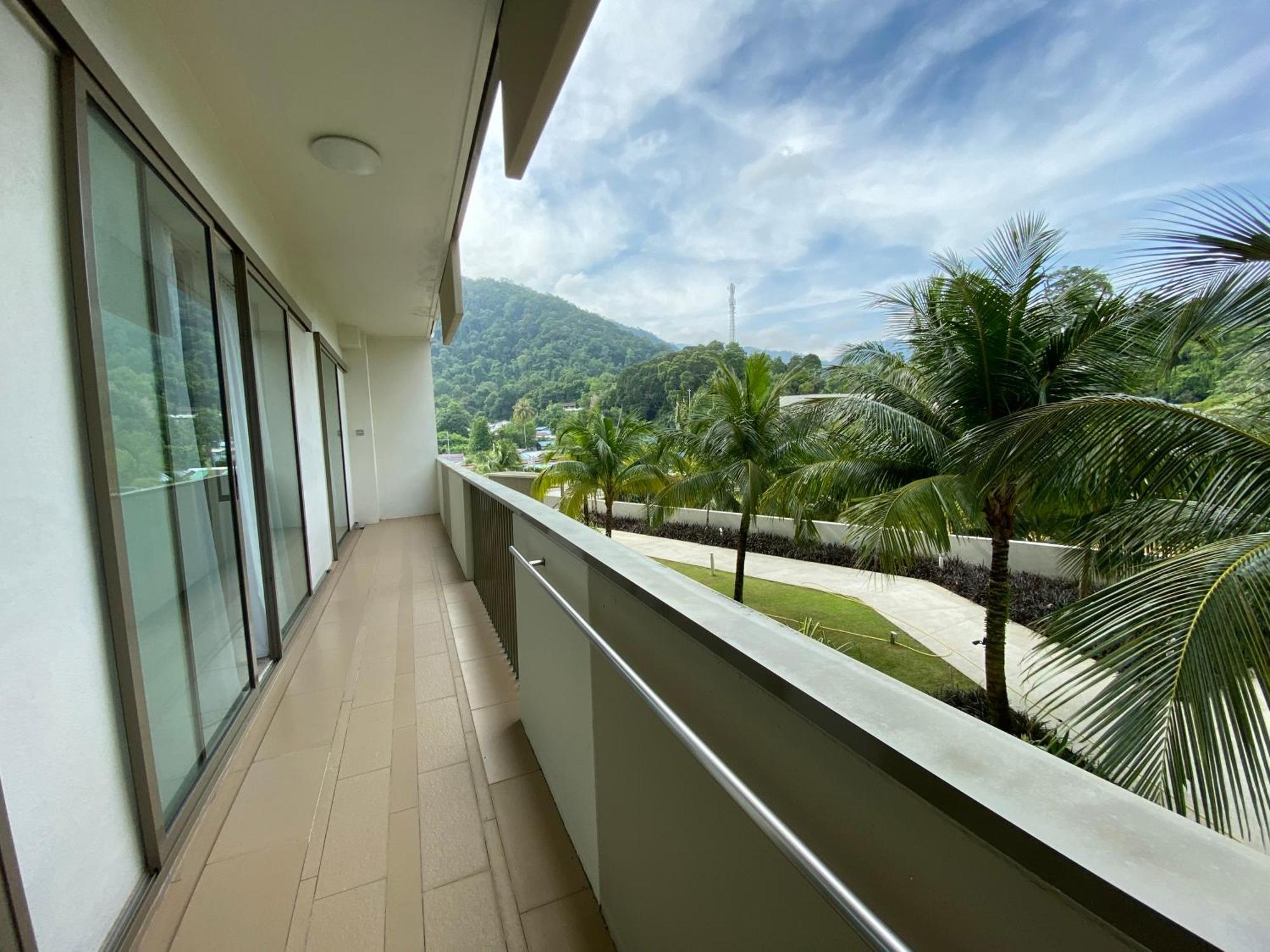 By The Sea @ Cozy Beachfront Home Batu Ferringhi Exterior photo